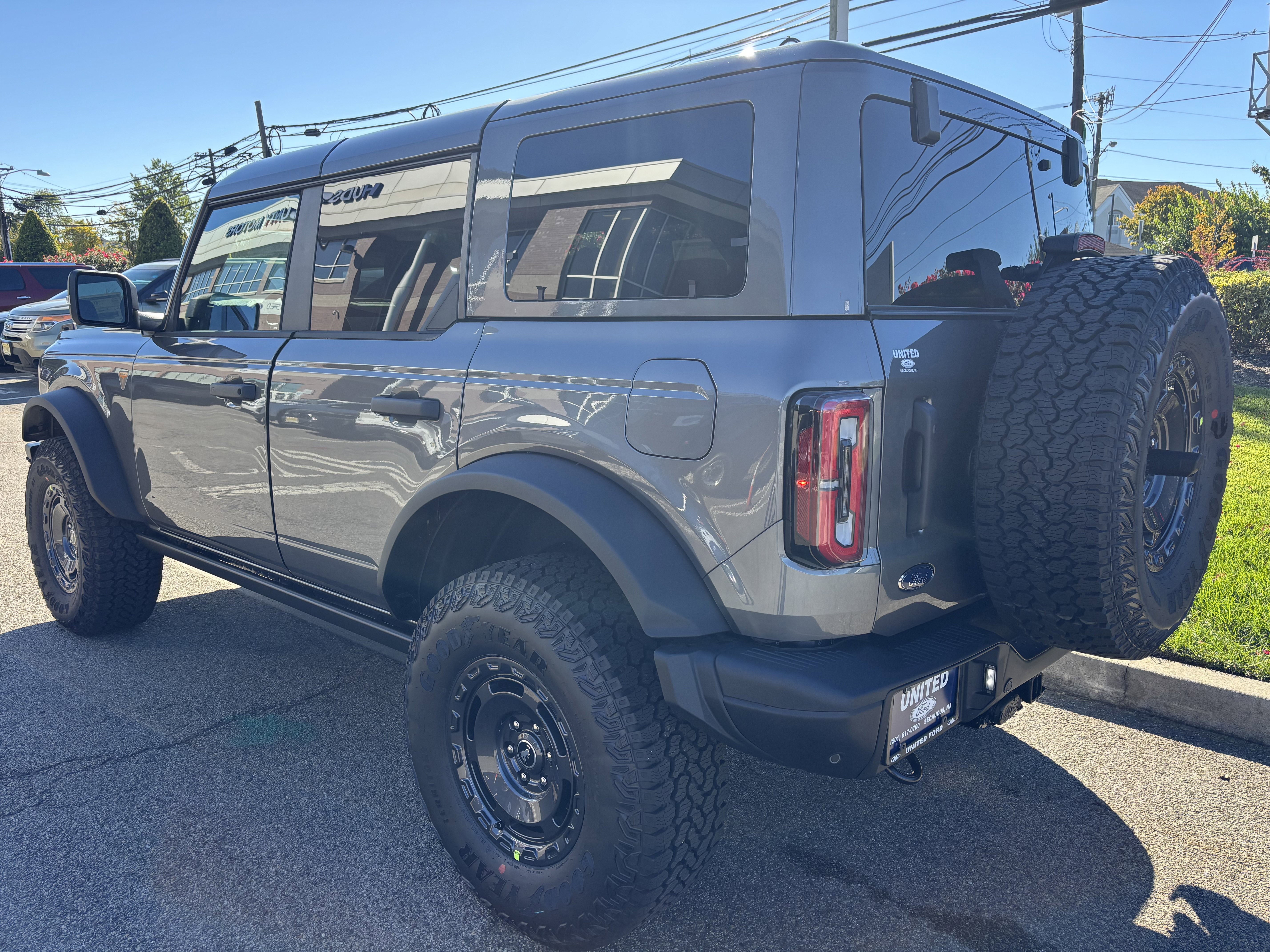 New 2025 Ford Bronco Badlands image 8