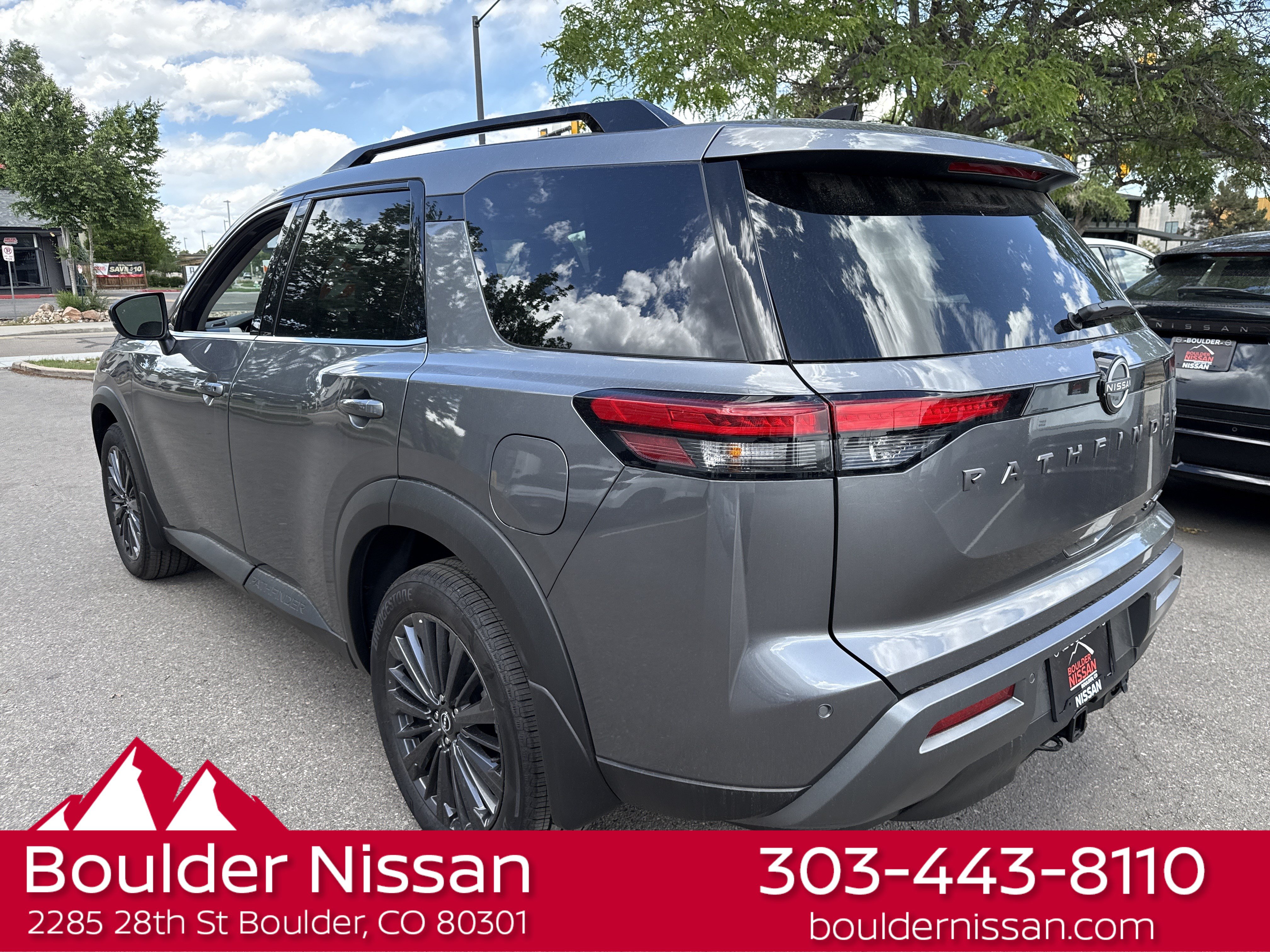 New 2026 Nissan Pathfinder SL w/ SL Premium Package AWD/4WD image 6