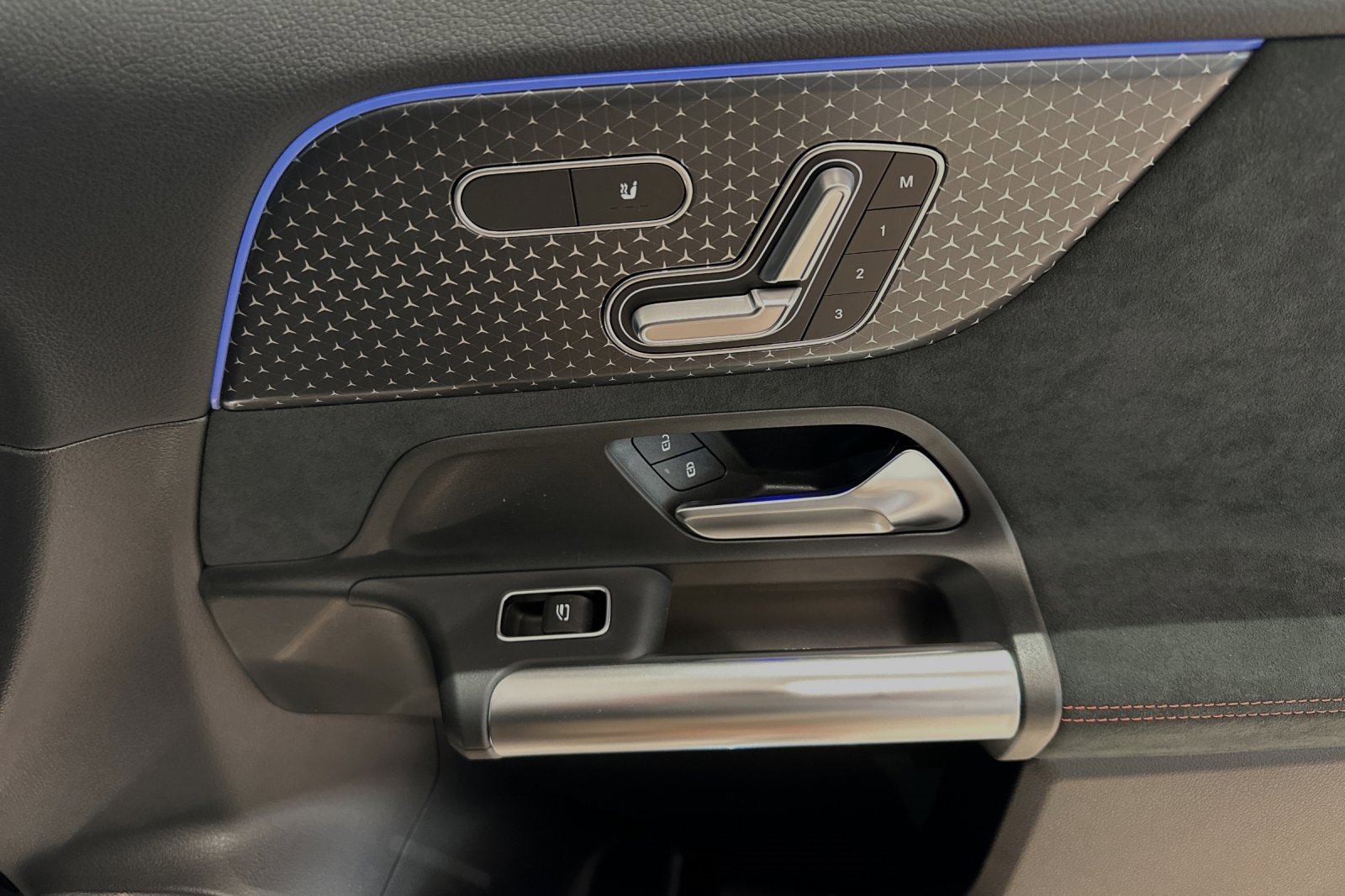 New 2025 Mercedes-Benz GLA 35 AMG 4MATIC image 17