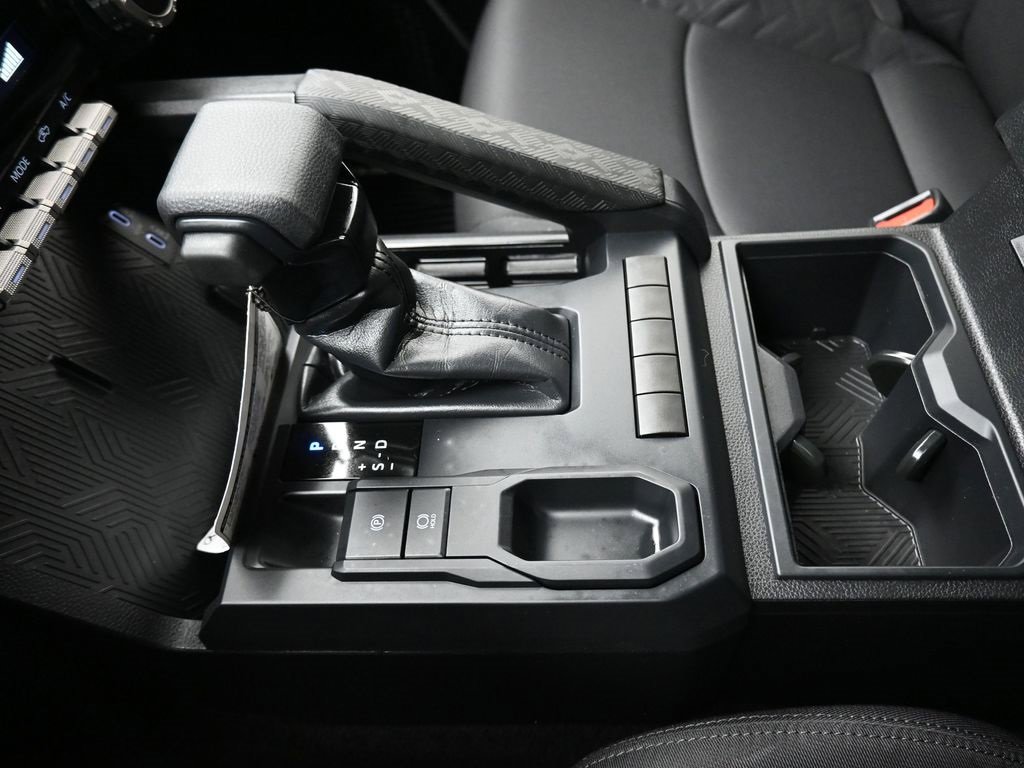 Used 2025 Toyota Tacoma SR image 21