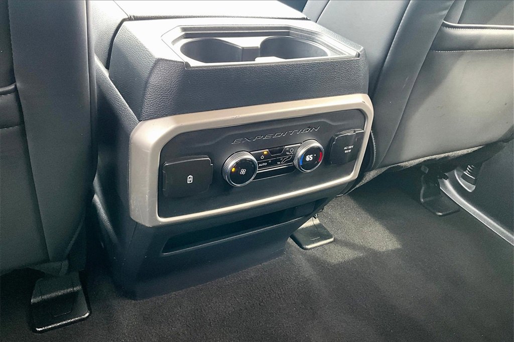 Used 2024 Ford Expedition XLT image 10