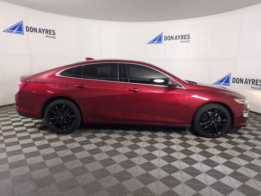 Used 2025 Chevrolet Malibu LT w/ Sport Edition FWD image 9