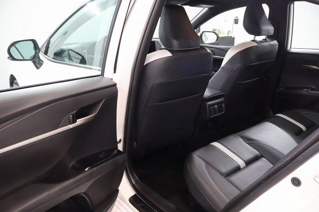 Used 2025 Toyota Camry SE FWD image 28