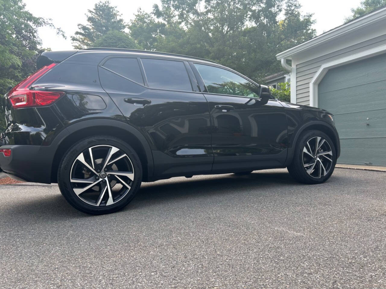 Used 2021 Volvo XC40 T5 R-Design w/ Advanced Package AWD/4WD image 23