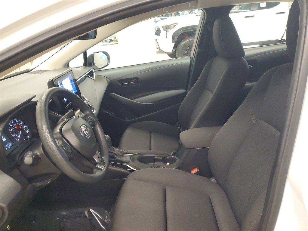 Used 2025 Toyota Corolla LE image 14