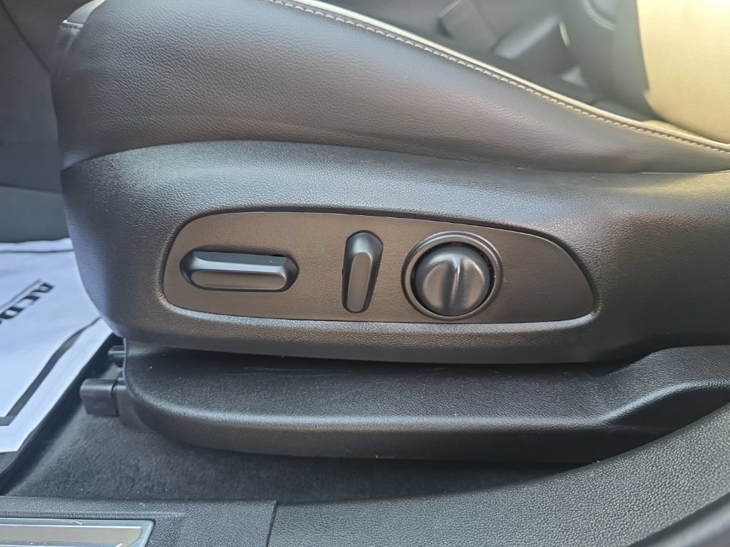 Used 2019 GMC Acadia Denali AWD/4WD image 25
