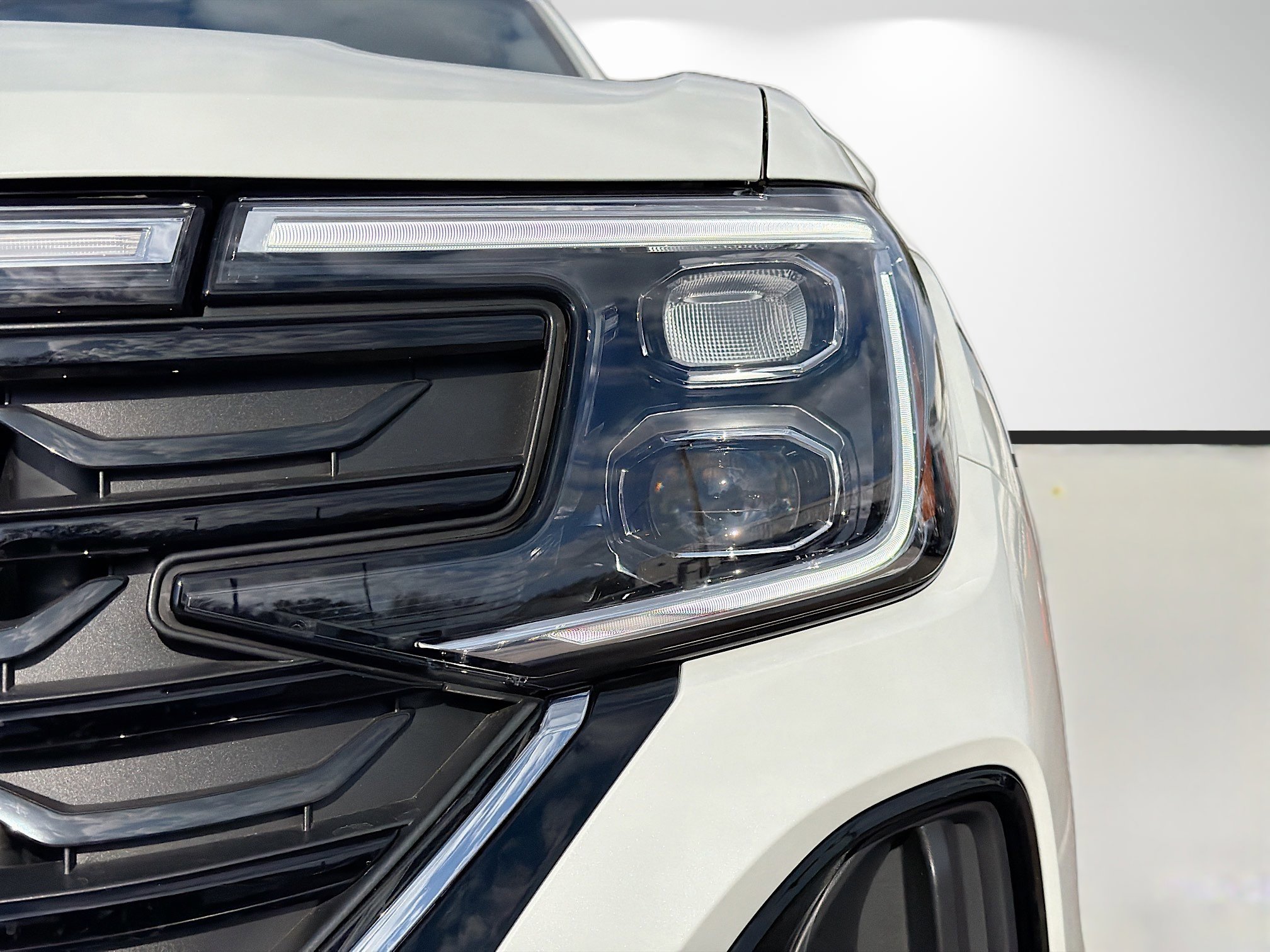 Used 2026 Volkswagen Atlas Cross Sport SE FWD image 9