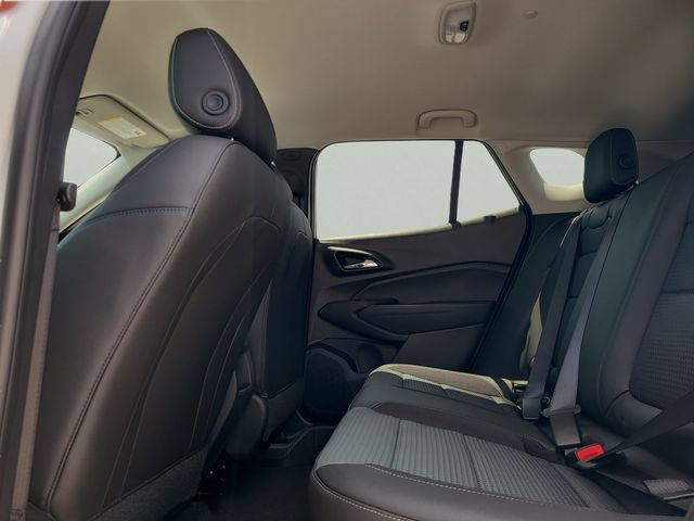 New 2026 Chevrolet Trax LT w/ Midnight Edition FWD image 11