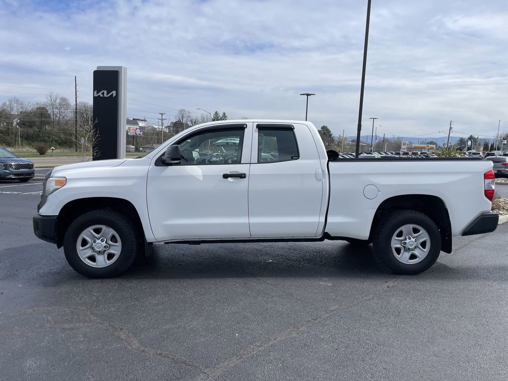 Used 2017 Toyota Tundra SR image 3