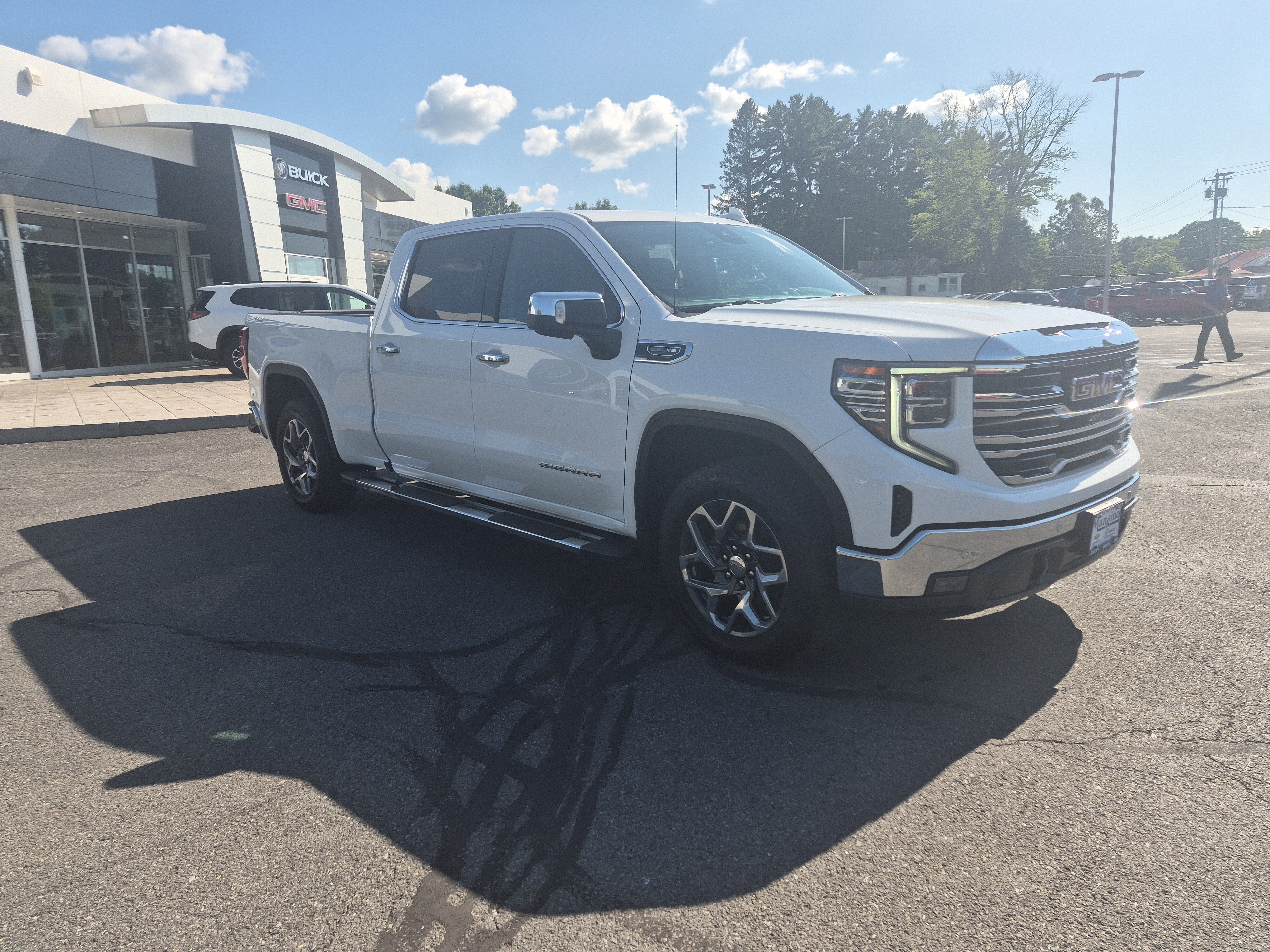 Certified 2024 GMC Sierra 1500 SLT w/ SLT Premium Plus Package AWD/4WD image 7