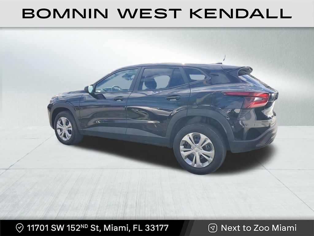 Used 2026 Chevrolet Trax LS image 5