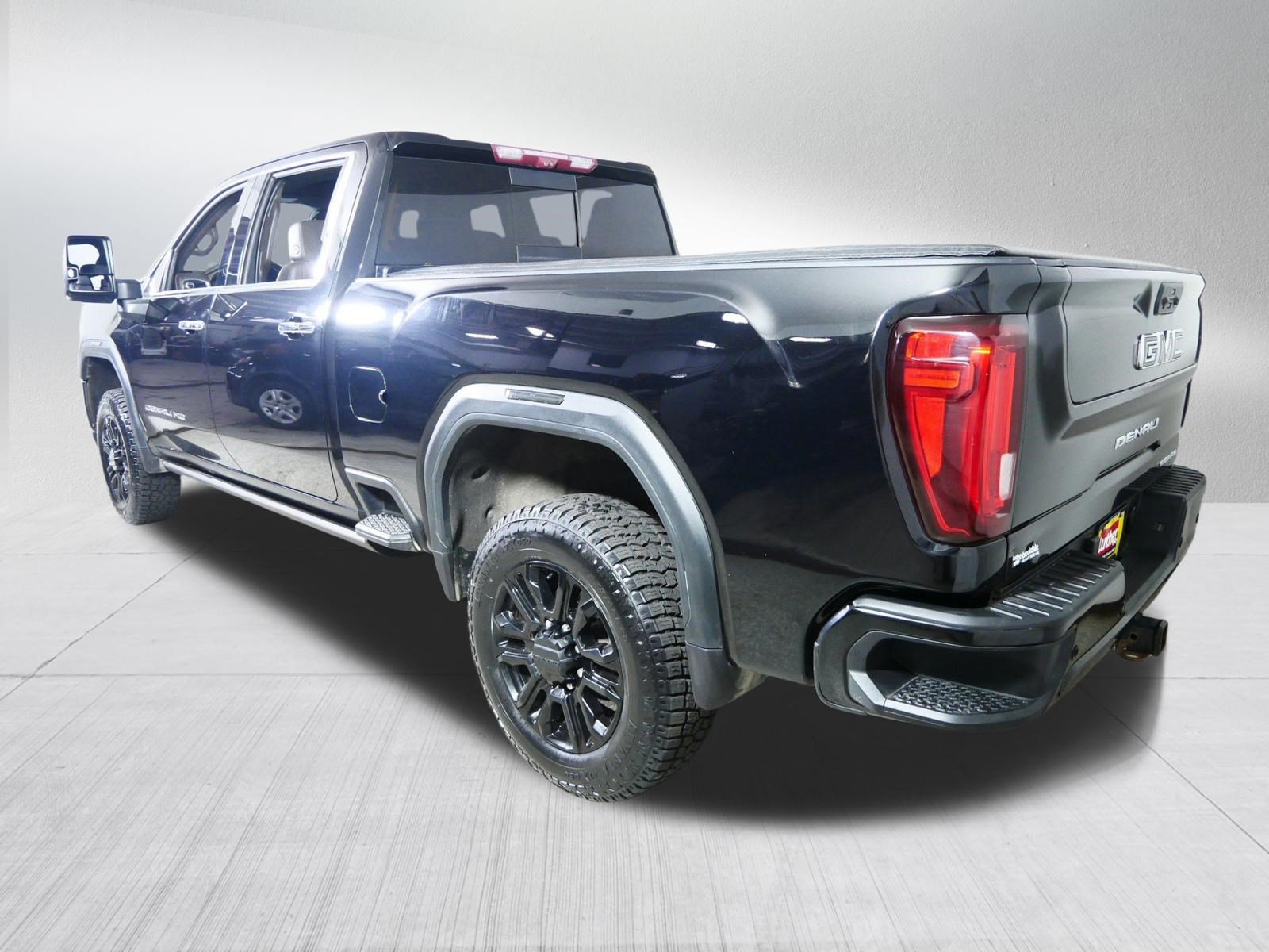 Certified 2021 GMC Sierra 3500 Denali w/ Denali Black Diamond Edition AWD/4WD image 5