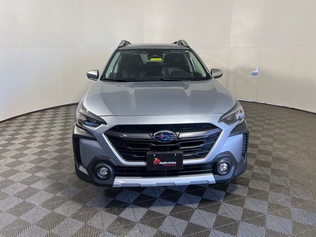 Used 2023 Subaru Outback Touring AWD/4WD image 2