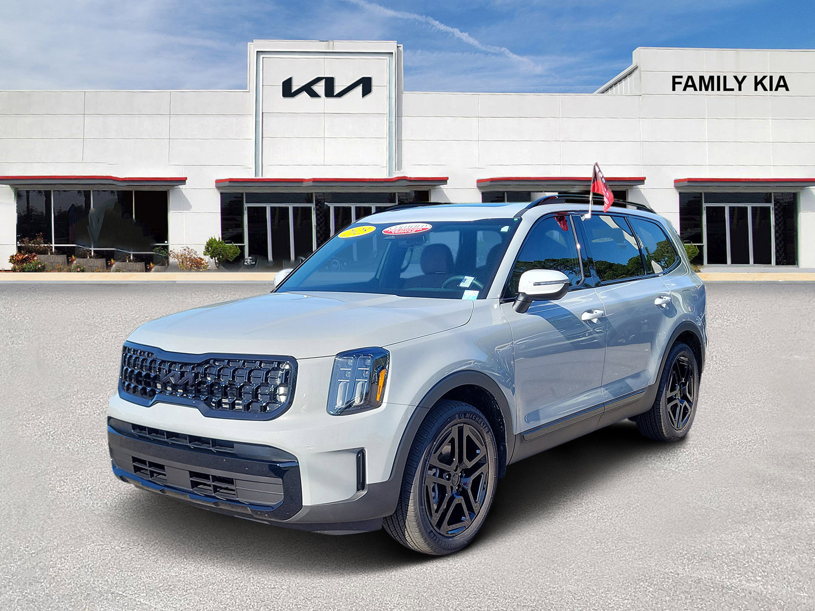 Certified 2025 Kia Telluride EX X-Line AWD/4WD image 3