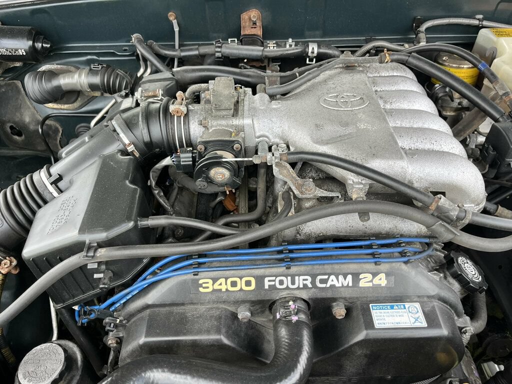 Used 2001 Toyota 4Runner SR5 AWD/4WD image 91