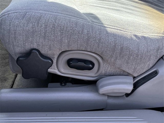 Used 2004 Buick Le Sabre Custom image 23