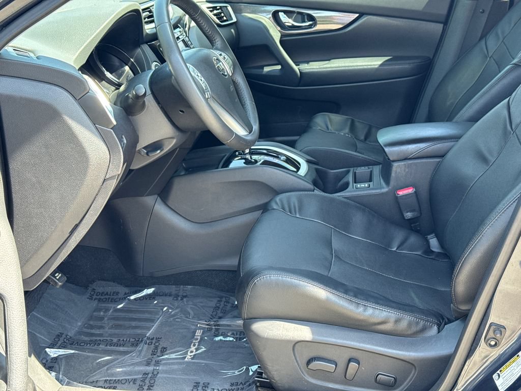 Used 2016 Nissan Rogue SL w/ SL Premium Package FWD image 11