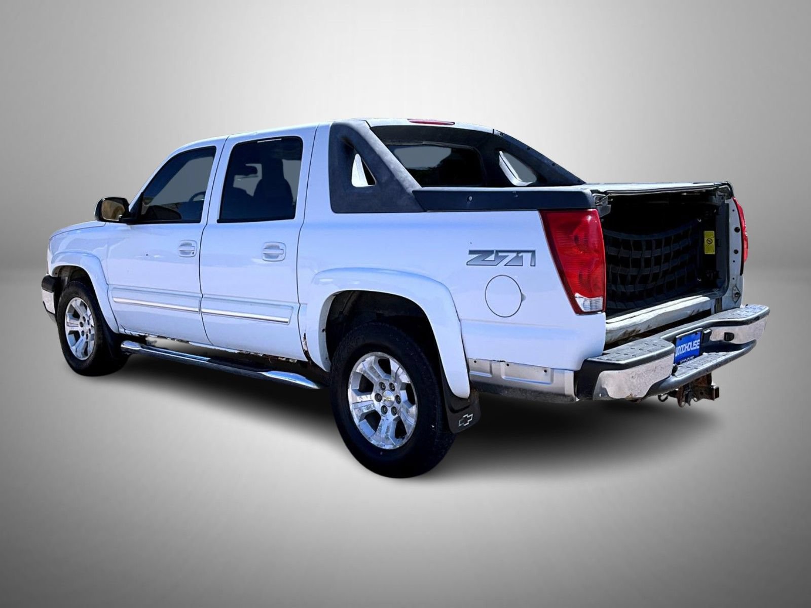 Used 2005 Chevrolet Avalanche Z71 w/ Sun And Sound Package AWD/4WD image 8