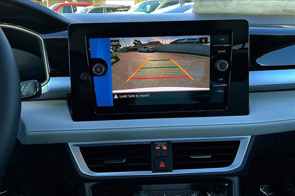 New 2026 Volkswagen Taos SE image 12