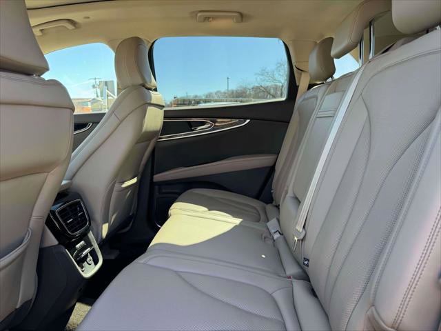 Certified 2022 Lincoln Nautilus Reserve image 11