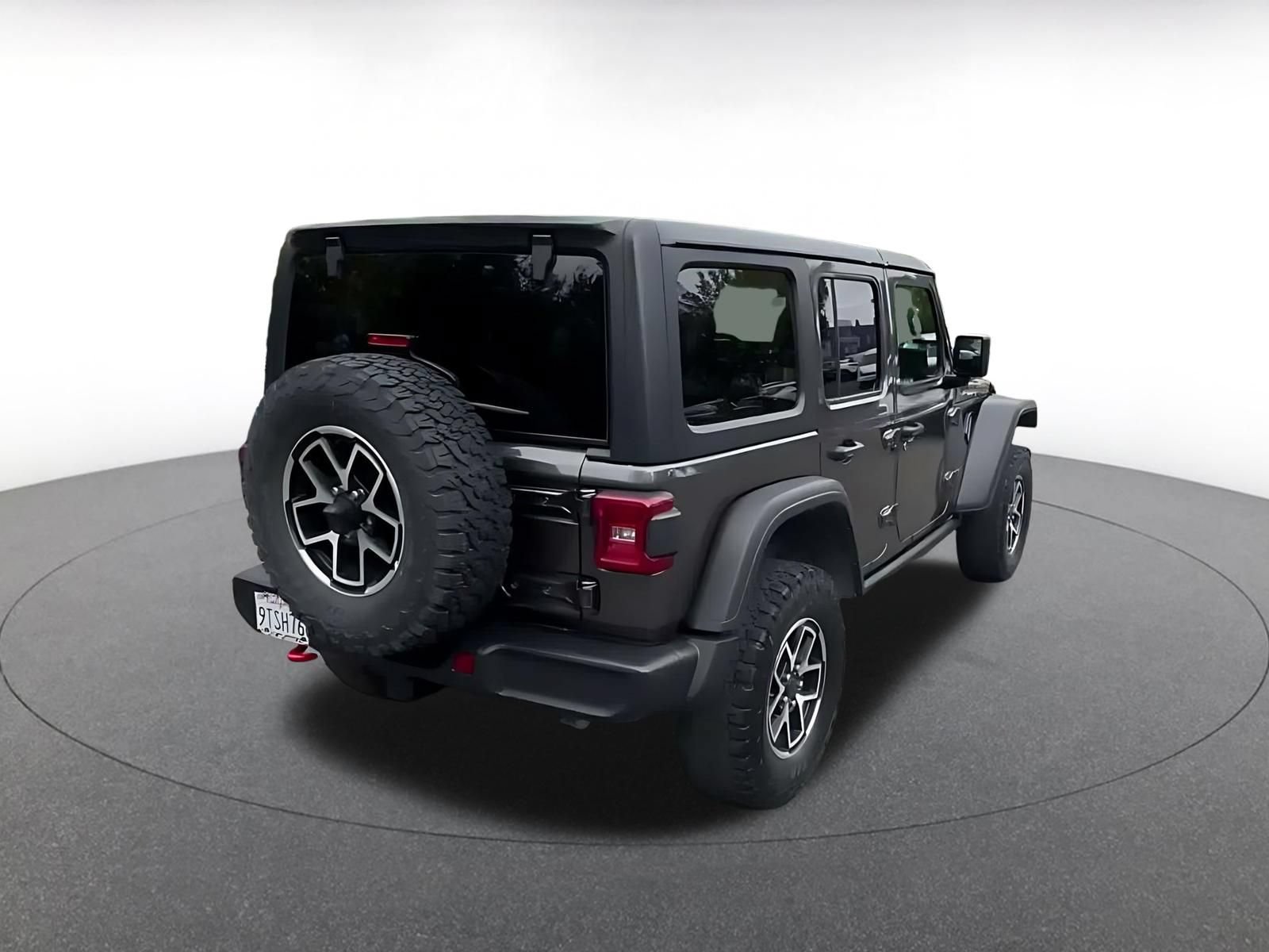 Used 2025 Jeep Wrangler Unlimited Rubicon AWD/4WD image 12