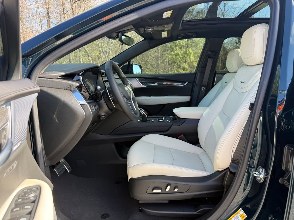 New 2026 Cadillac XT5 Sportv w/ LPO, Onyx Lite Package AWD/4WD image 21