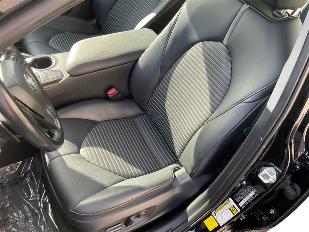 Used 2024 Toyota Camry SE image 28