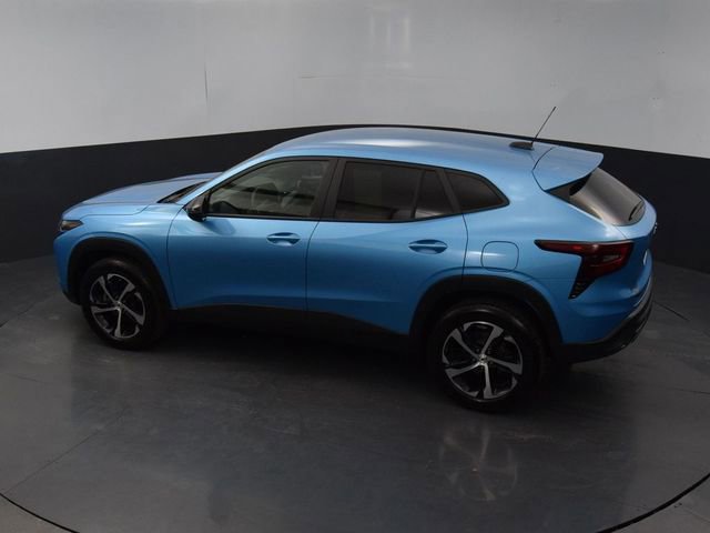 Used 2025 Chevrolet Trax RS w/ Driver Confidence Package FWD image 32