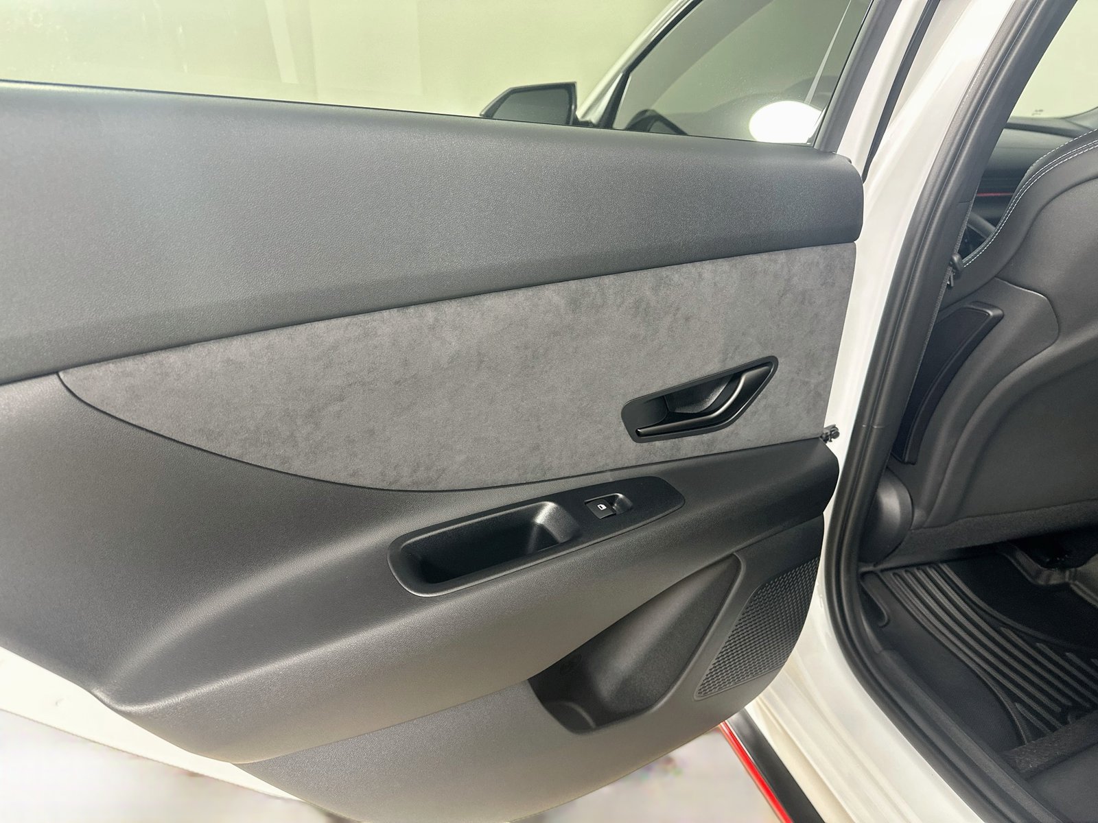 Used 2026 Hyundai Elantra N FWD image 34