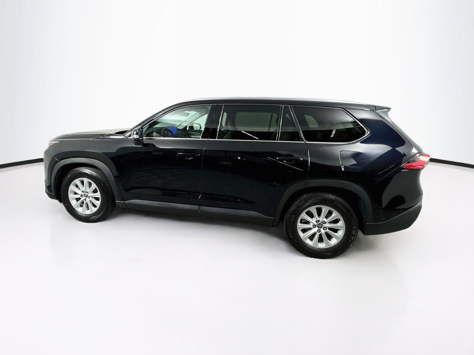 Certified 2024 Toyota Grand Highlander AWD image 4