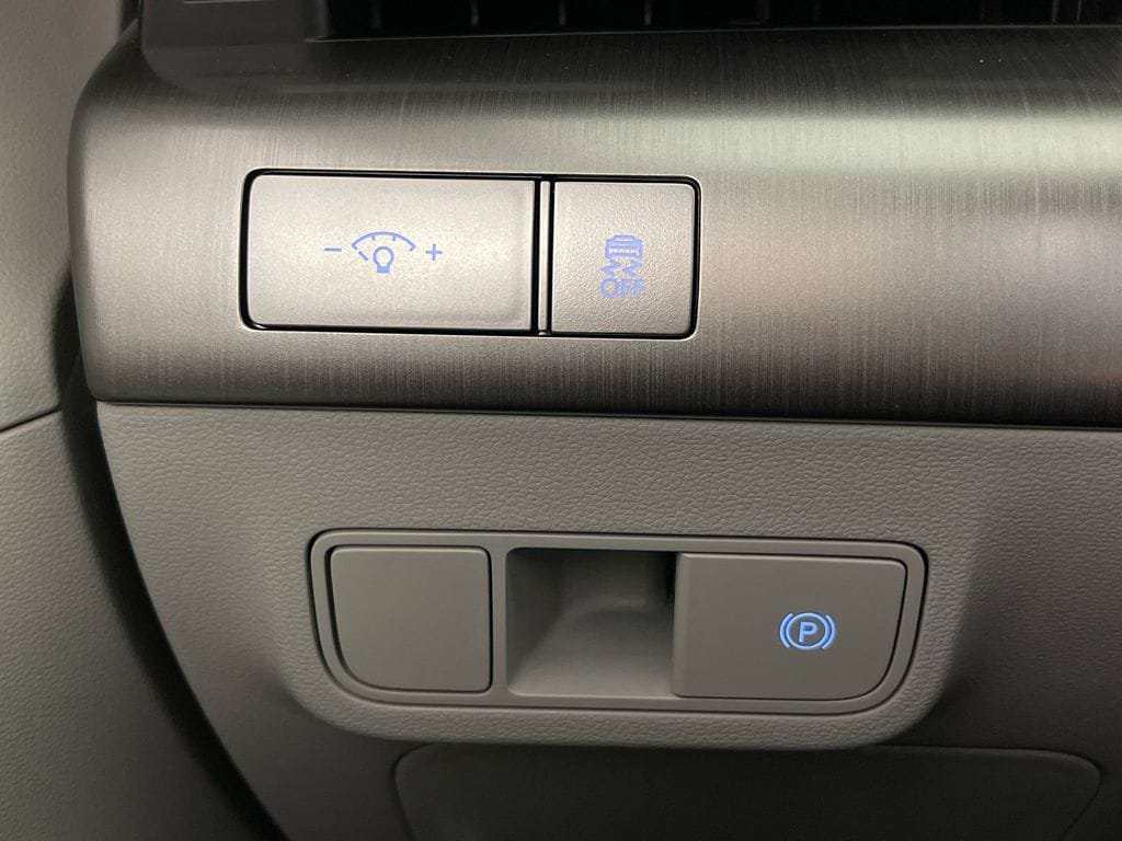Certified 2024 Hyundai Kona SEL FWD image 30