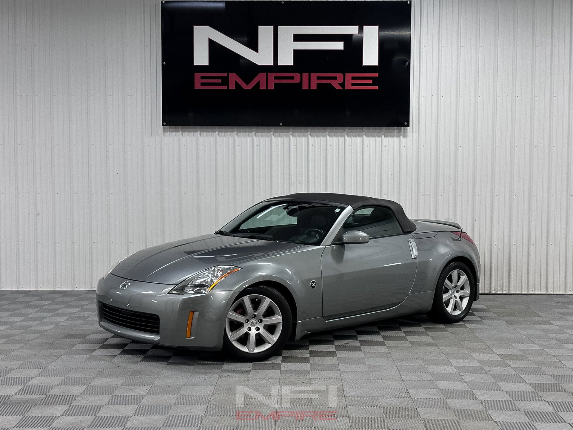 Used 2004 Nissan 350Z Touring image 2