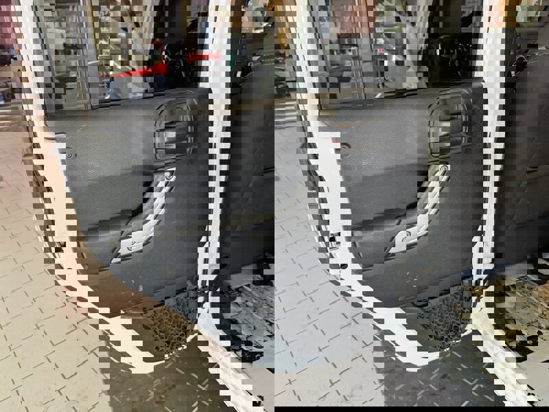 Used 2018 Jeep Wrangler Unlimited Sahara image 20