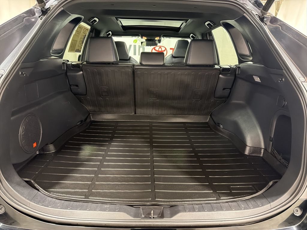 Used 2021 Toyota RAV4 XSE AWD/4WD image 16