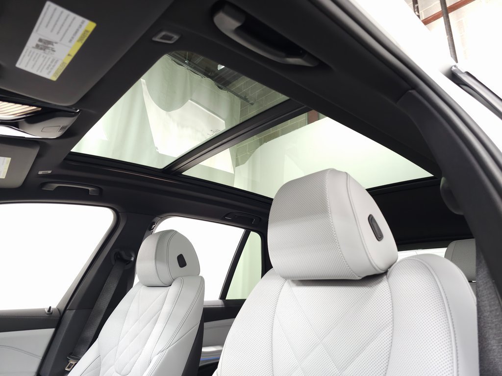 Used 2026 BMW X5 xDrive50e w/ Premium Package AWD/4WD image 18