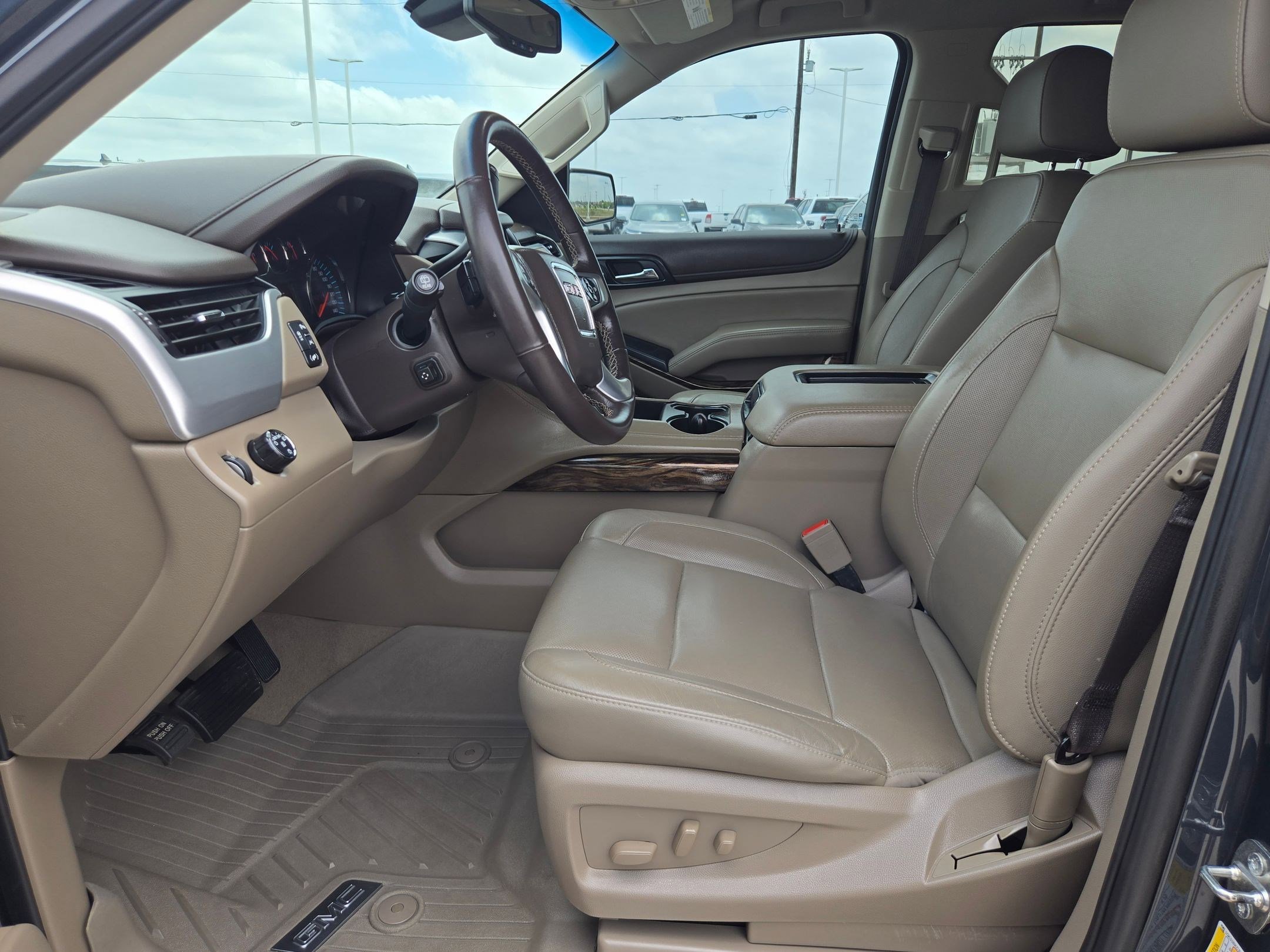Certified 2020 GMC Yukon SLT w/ Premium Edition RWD image 10