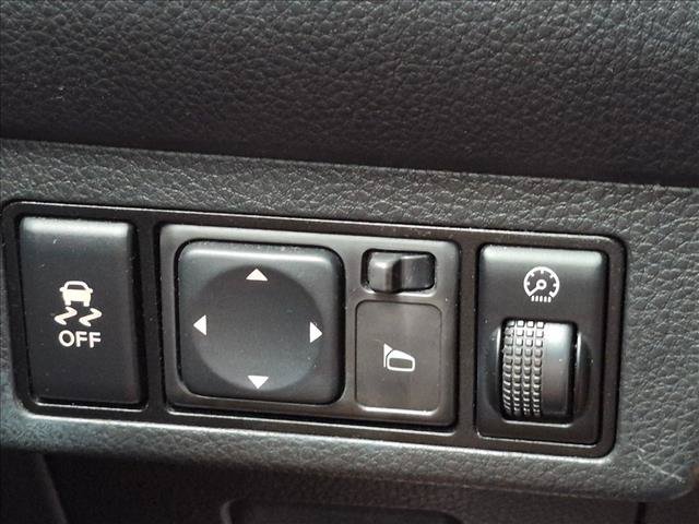 Used 2012 Nissan Versa 1.8 S w/ Plus Pkg FWD image 9