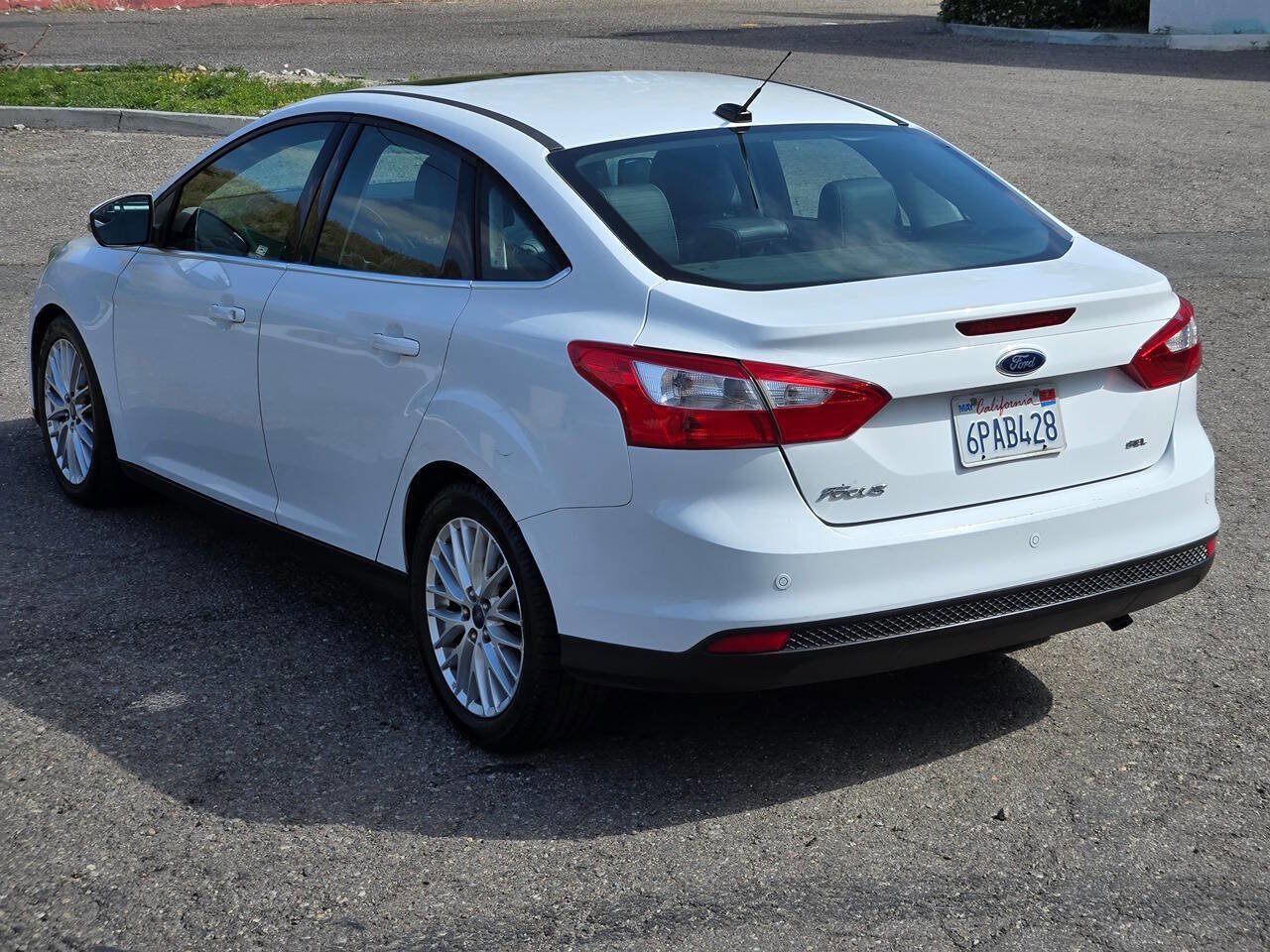 Used 2012 Ford Focus SEL FWD image 11