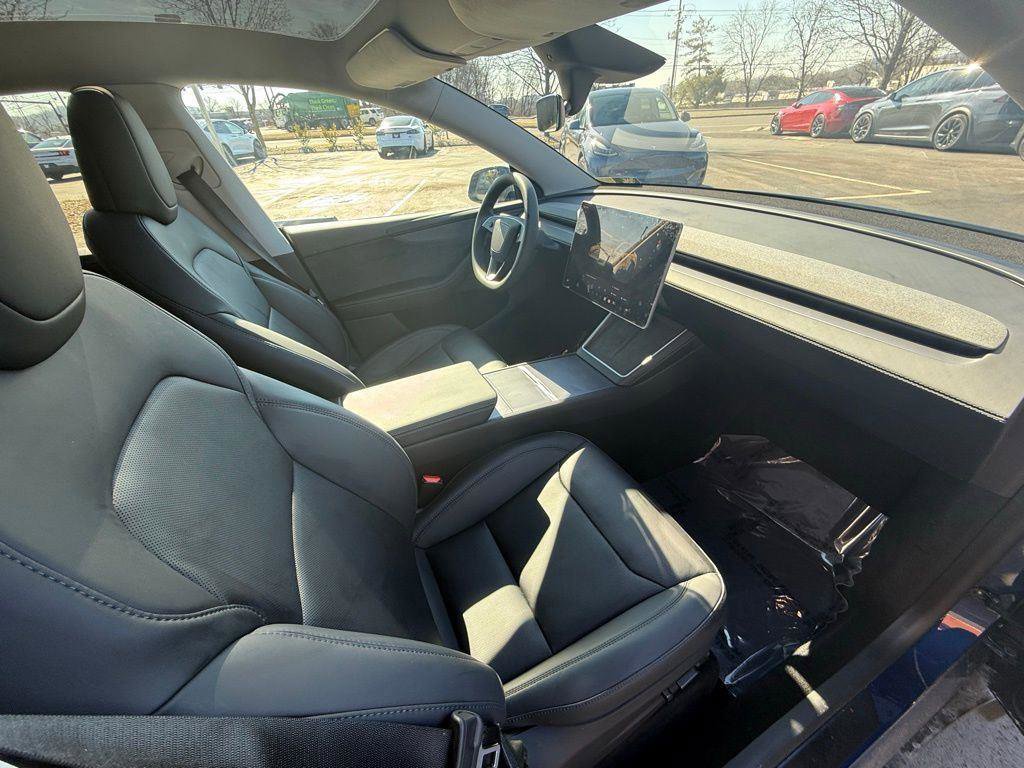 Used 2026 Tesla Model Y Long Range AWD/4WD image 19