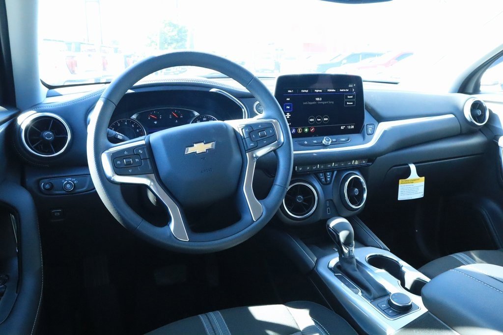 New 2026 Chevrolet Blazer LT w/ Convenience Package image 2