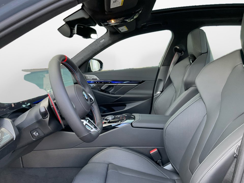 Used 2026 BMW M5 w/ Executive Package image 9