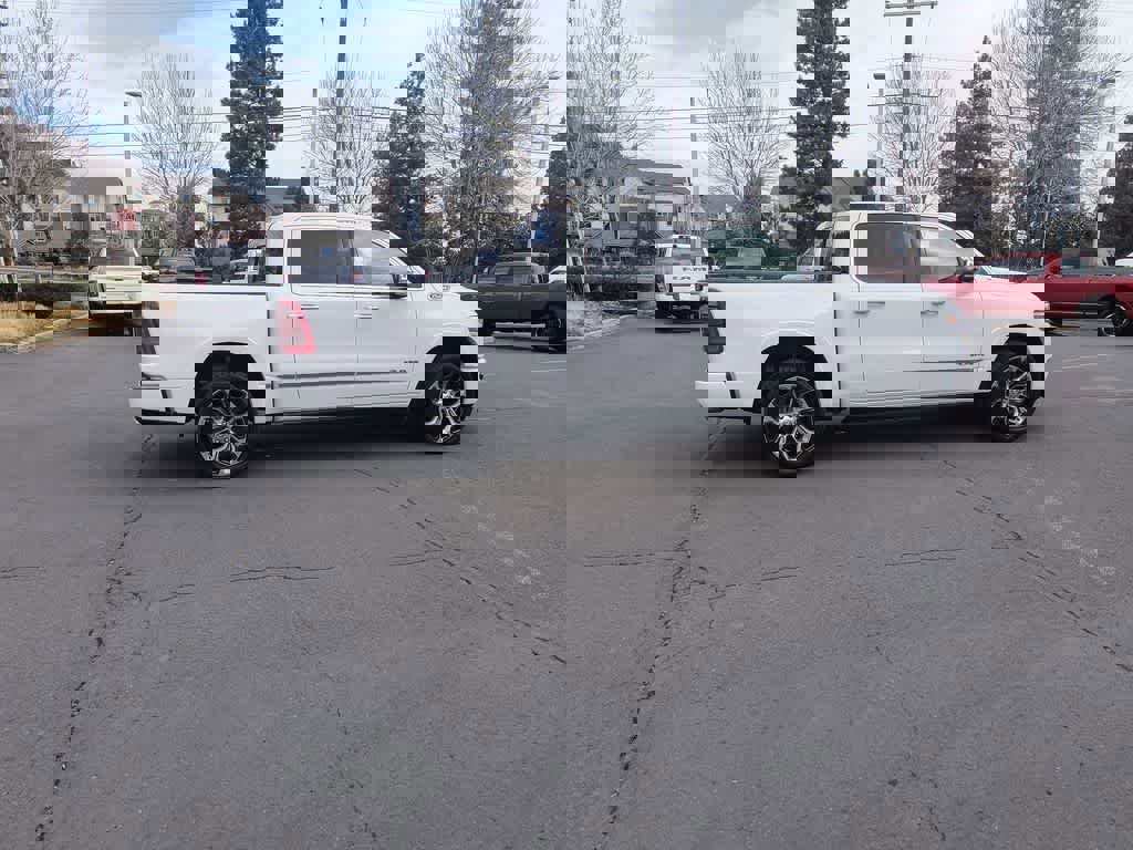 Used 2022 RAM 1500 Limited w/ Body-Colour Bumper Group image 7