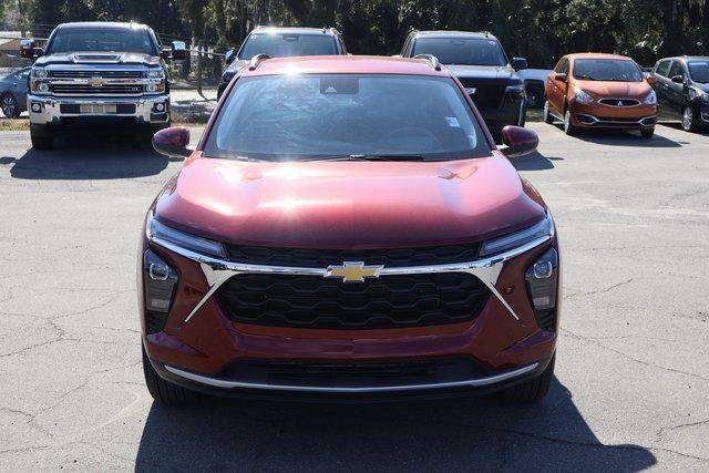 Certified 2025 Chevrolet Trax LT image 2