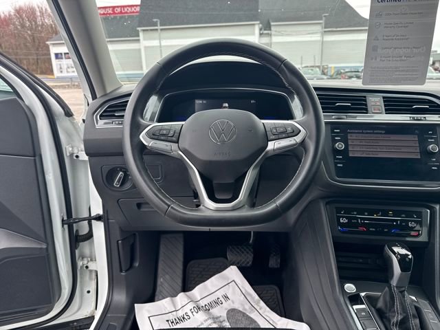 Certified 2023 Volkswagen Tiguan SE w/ Panoramic Sunroof Package image 17