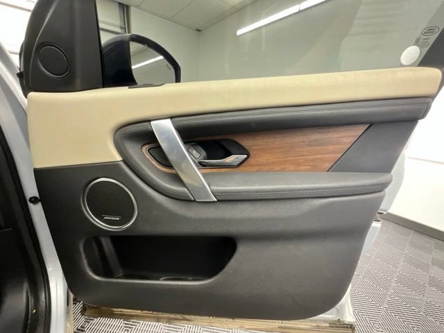 Used 2021 Land Rover Discovery Sport SE AWD/4WD image 14