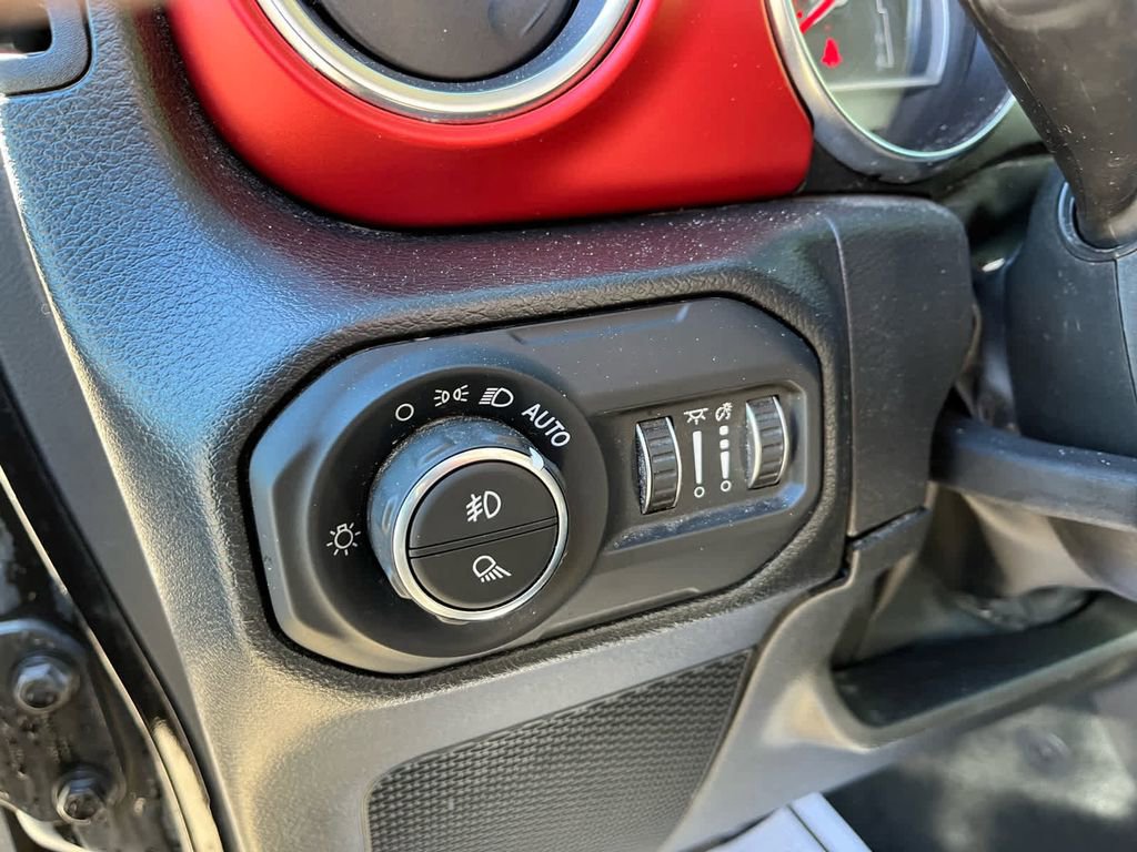 Used 2022 Jeep Gladiator Rubicon w/ LED Lighting Group image 20