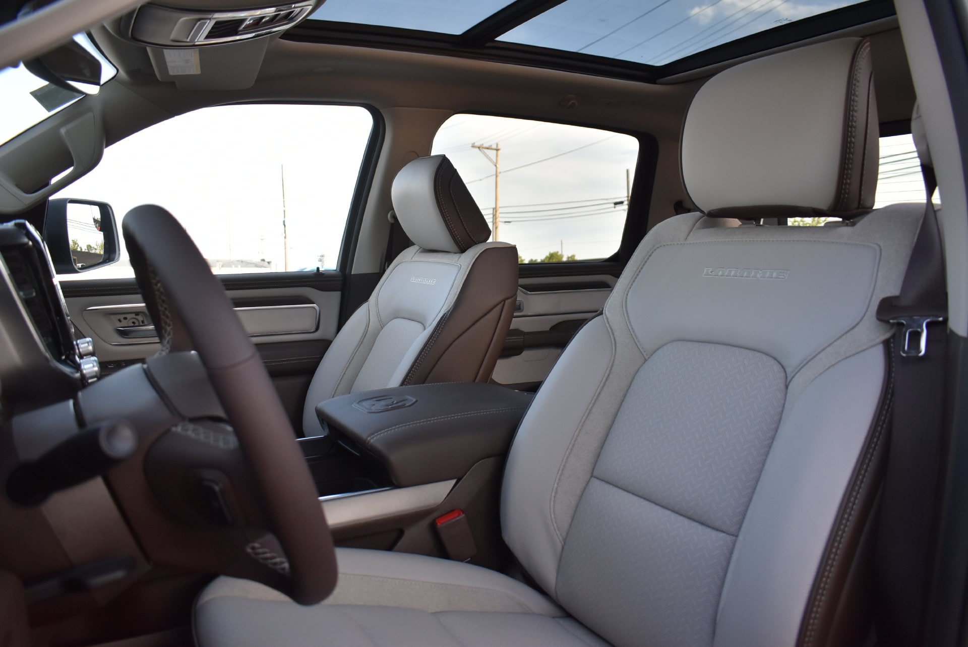 New 2027 RAM 1500 Laramie w/ Laramie Preferred Package AWD/4WD image 15