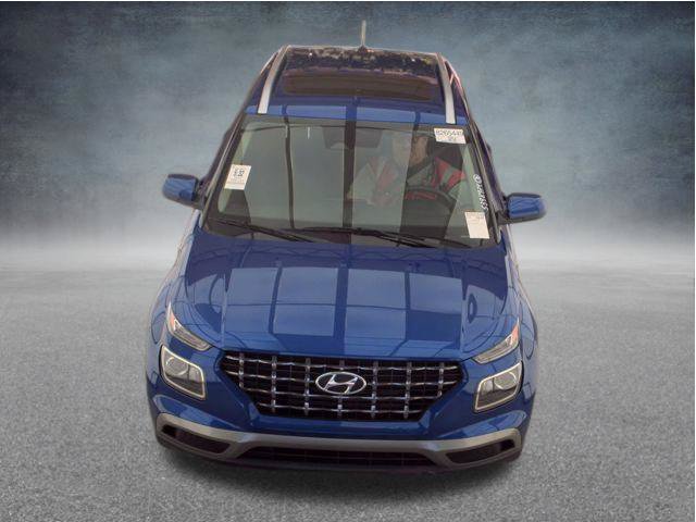 Used 2025 Hyundai Venue SEL FWD image 2