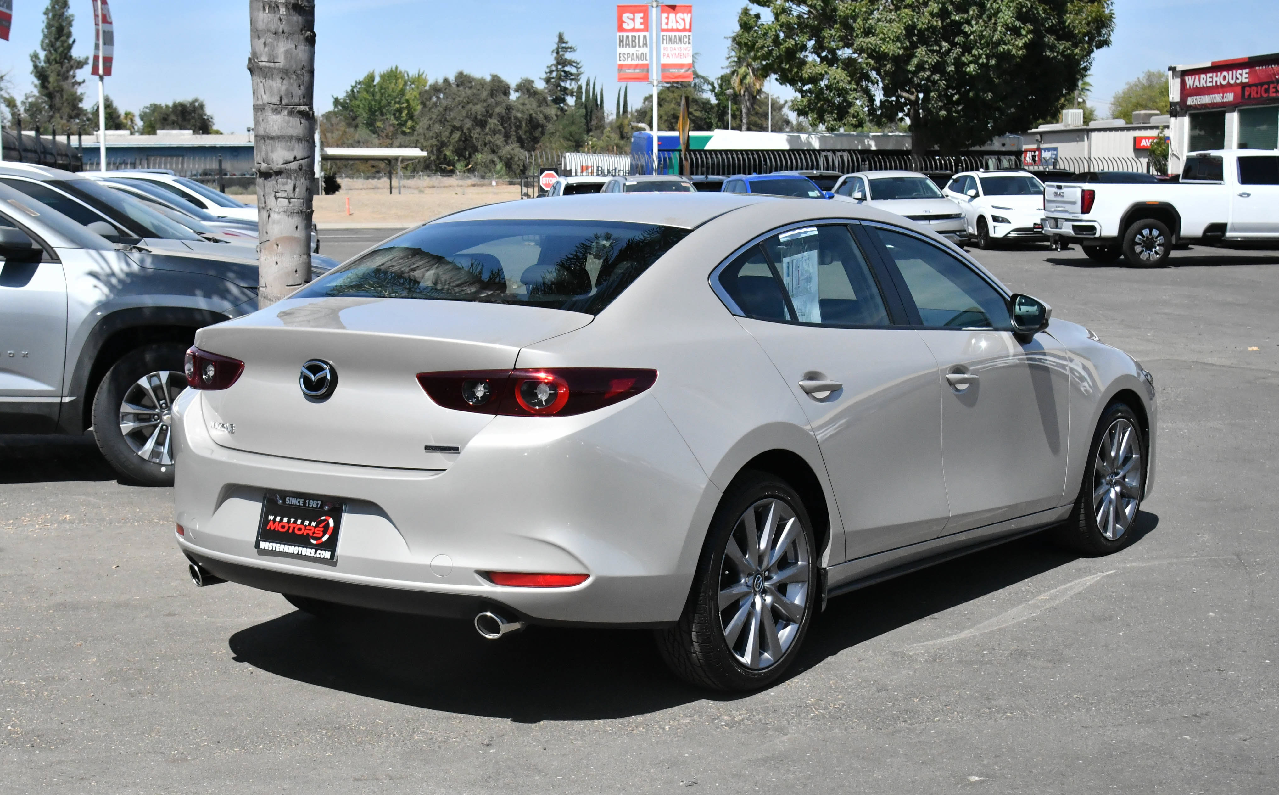 Used 2024 MAZDA MAZDA3 s FWD image 8