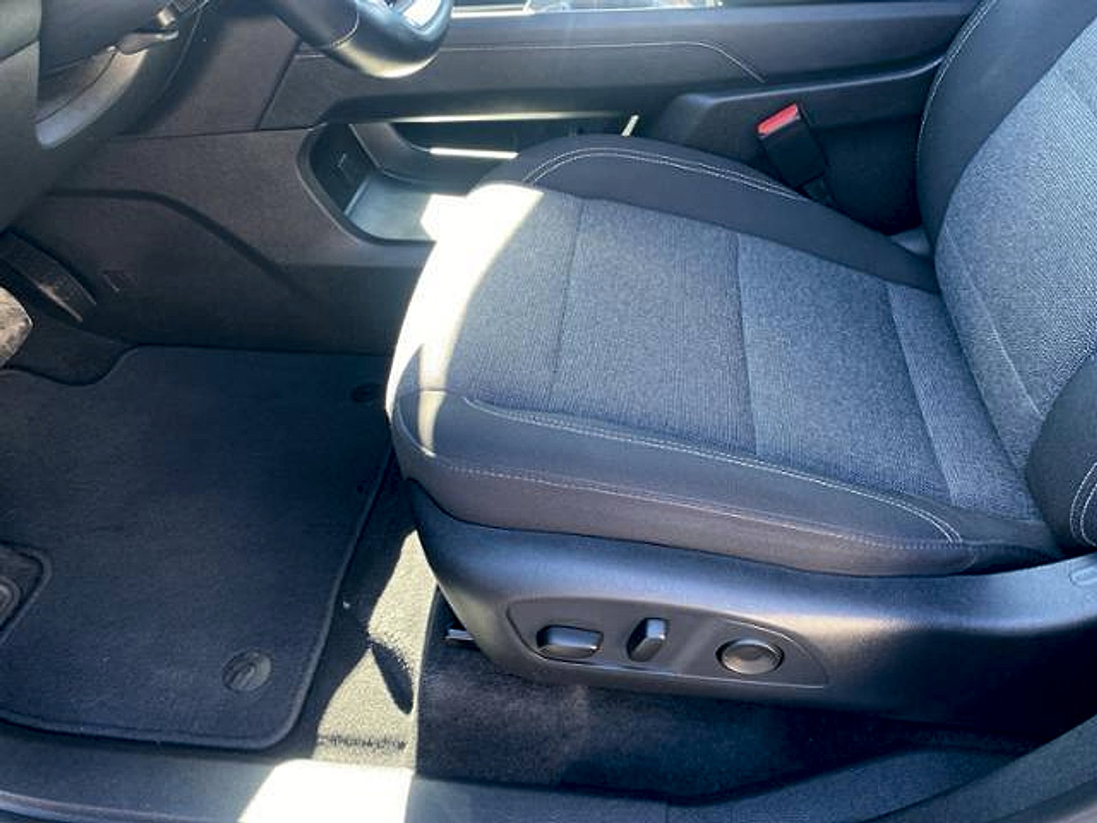 Used 2025 GMC Acadia Elevation AWD/4WD image 27